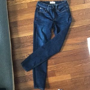 Gap true skinny dark ankle length jeans stretchy